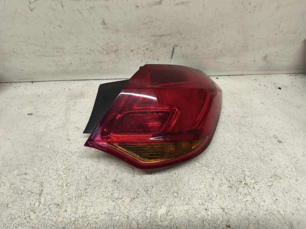 FEU ARRIERE DROIT OPEL ASTRA J 5 PORTES 2010-2015 (NON FUME ) - Vue 1